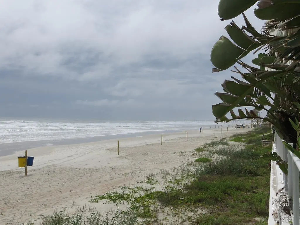 Days Inn By Wyndham Daytona Oceanfront Daytona Beach Shores 3*,