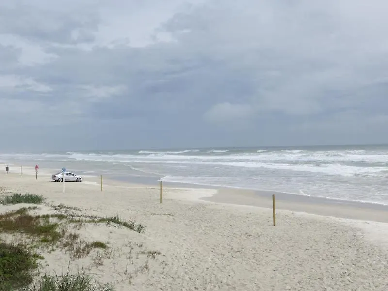 *** Szálloda Days Inn By Wyndham Daytona Oceanfront Daytona Beach Shores Amerikai Egyesült Államok