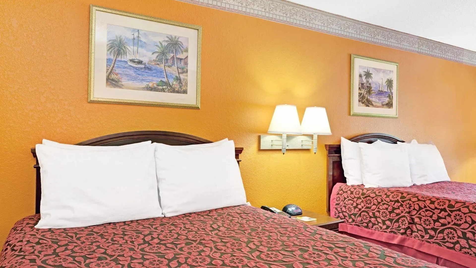 *** Szálloda Days Inn By Wyndham Daytona Oceanfront Daytona Beach Shores Amerikai Egyesült Államok