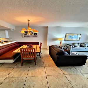 2 Bedroom Direct Oceanfront Wyndham Ocean Walk - Daytona Funland 2226 Apartment
