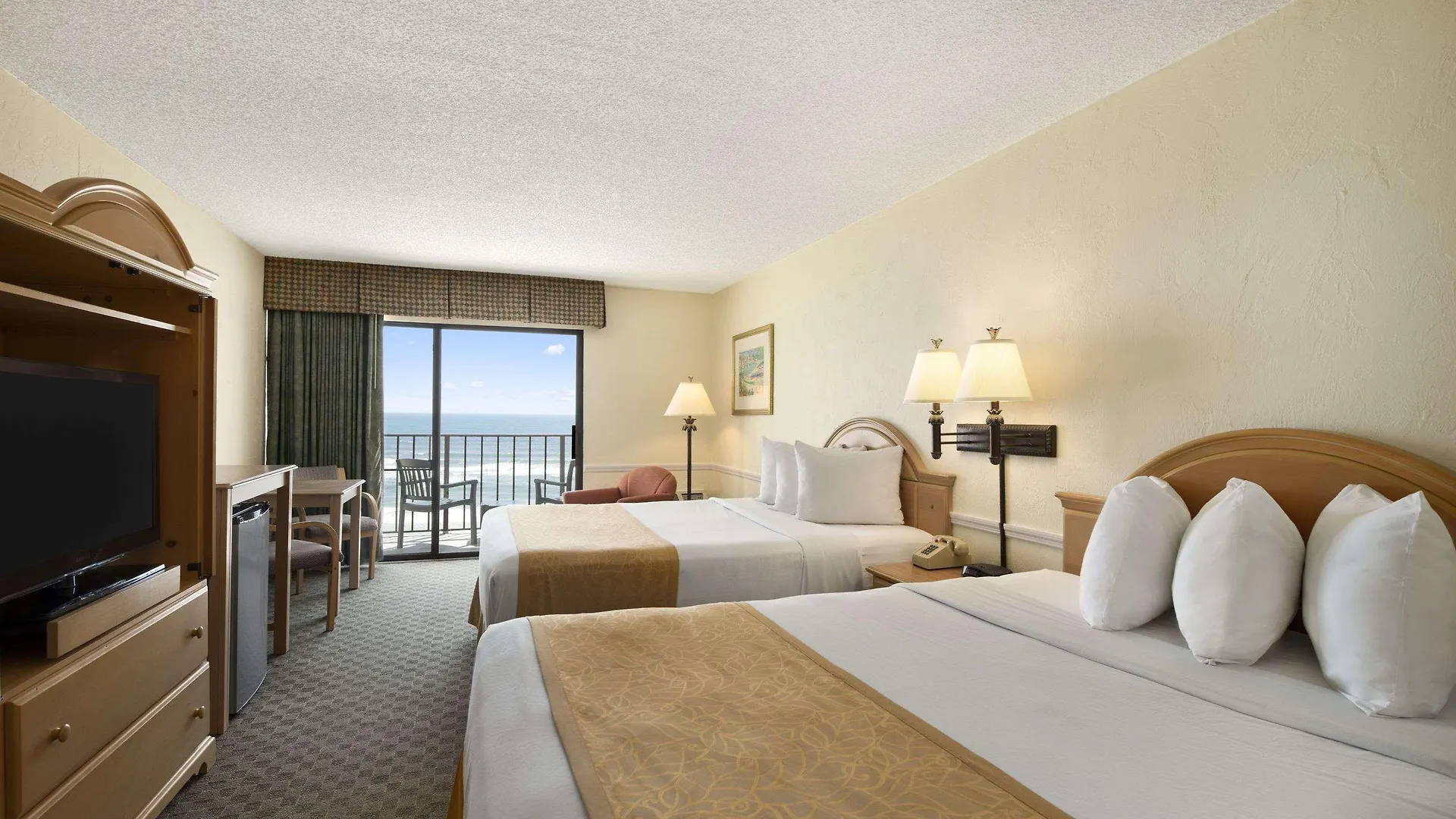 Days Inn By Wyndham Daytona Oceanfront Daytona Beach Hotel